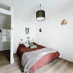 A1 Champagne - 200 M2 14 Personnes 2 Toilets 4 Showers - Hyper Centre - En Champagne