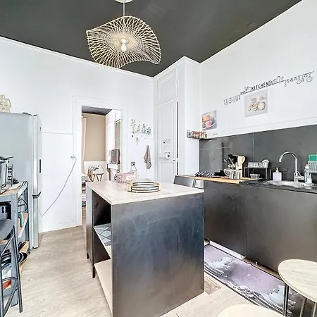 Holiday home A1 Champagne - 200 M2 14 Personnes 2 Toilets 4 Showers - Hyper Centre - En Champagne