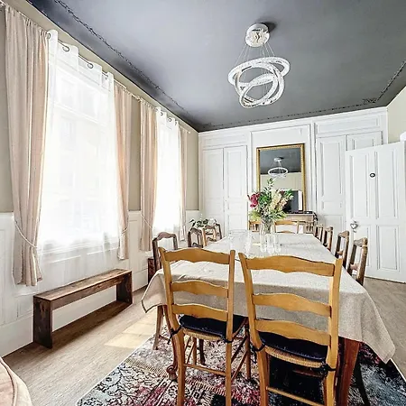 A1 Champagne - 200 M2 14 Personnes 2 Toilets 4 Showers - Hyper Centre - En Champagne Feriehus *