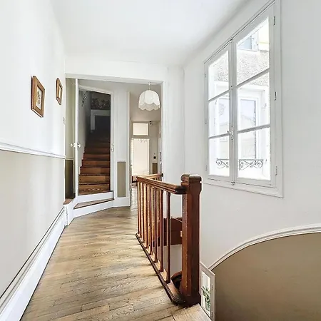 Holiday home A1 Champagne - 200 M2 14 Personnes 2 Toilets 4 Showers - Hyper Centre - En Champagne