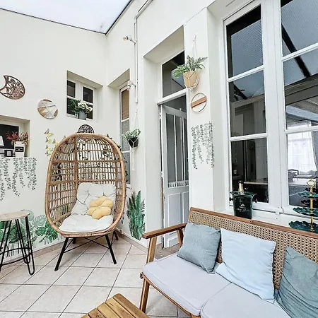 Holiday home A1 Champagne - 200 M2 14 Personnes 2 Toilets 4 Showers - Hyper Centre - En Champagne