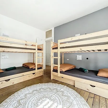 A1 Champagne - 200 M2 14 Personnes 2 Toilets 4 Showers - Hyper Centre - En Champagne Châlons-en-Champagne