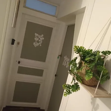 A1 Champagne - 200 M2 14 Personnes 2 Toilets 4 Showers - Hyper Centre - En Champagne Chalons-en-Champagne