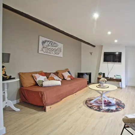 A1 Champagne - 200 M2 14 Personnes 2 Toilets 4 Showers - Hyper Centre - En Champagne