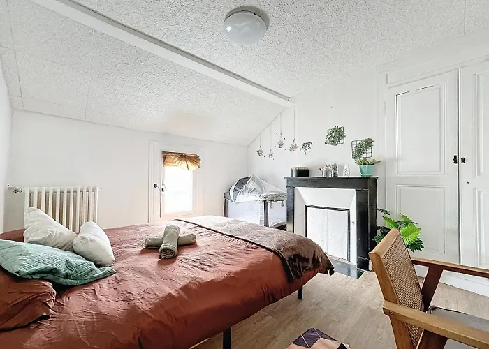 A1 Champagne - 200 M2 14 Personnes 2 Toilets 4 Showers - Hyper Centre - En Champagne Châlons-en-Champagne