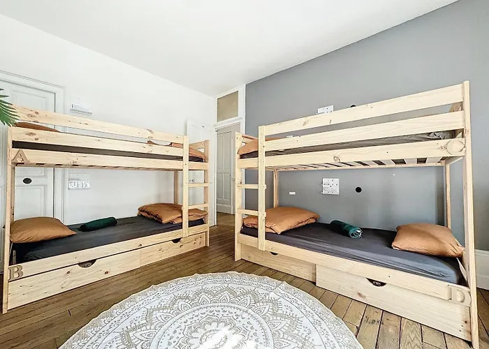 A1 Champagne - 200 M2 14 Personnes 2 Toilets 4 Showers - Hyper Centre - En Champagne Châlons-en-Champagne